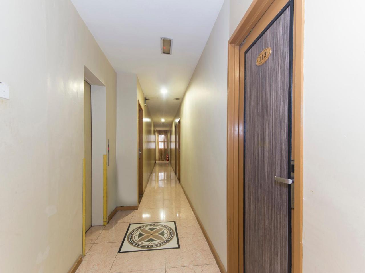 Oyo 422 Hotel Reno Kuala Lumpur Esterno foto